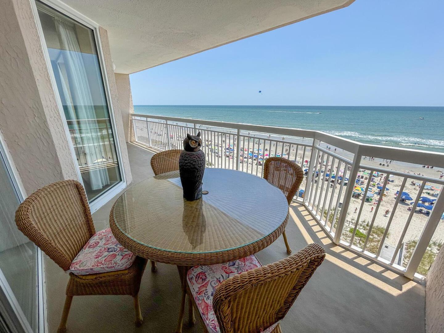 Apartment Crescent Shores 604