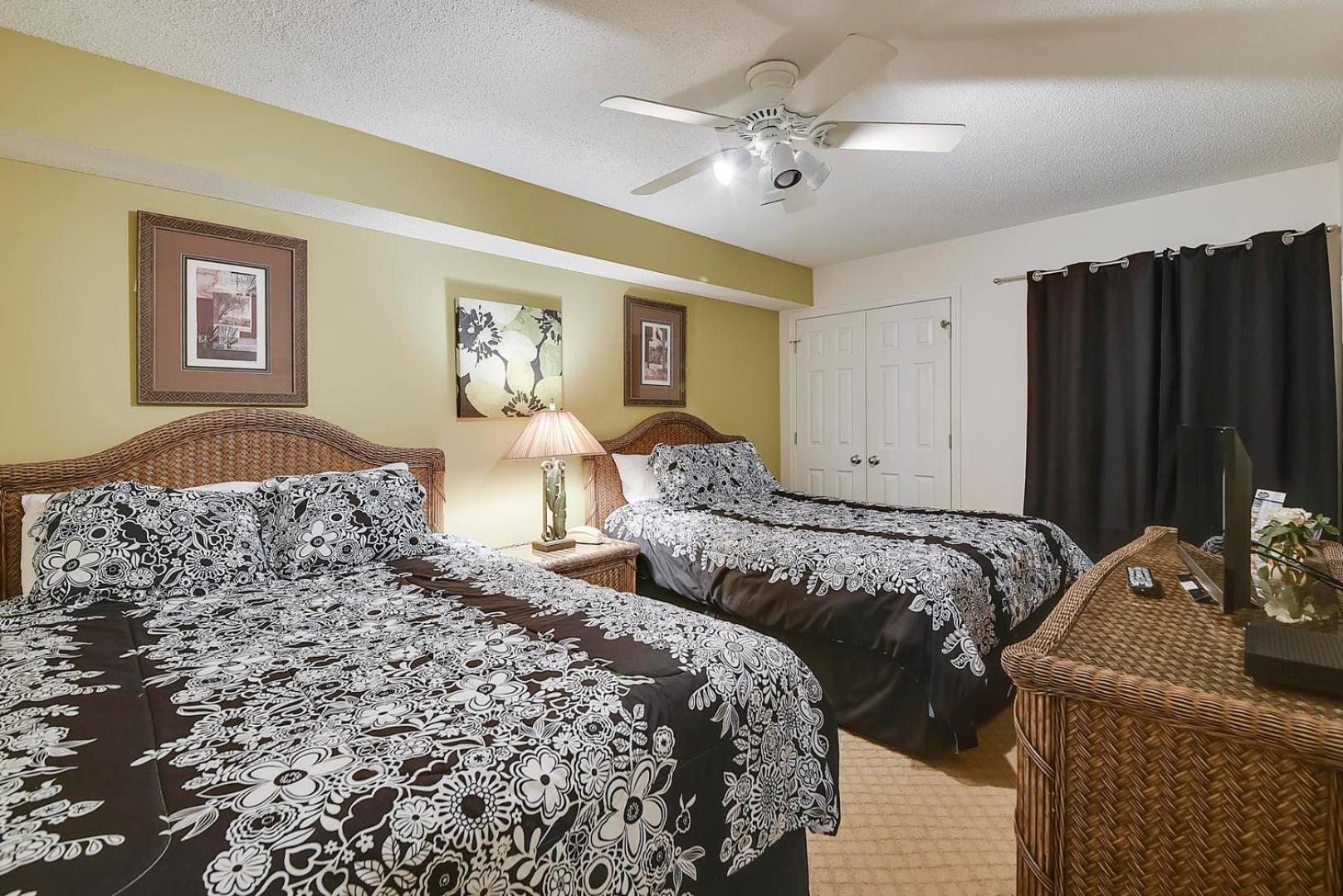 Crescent Shores 604 Apartment