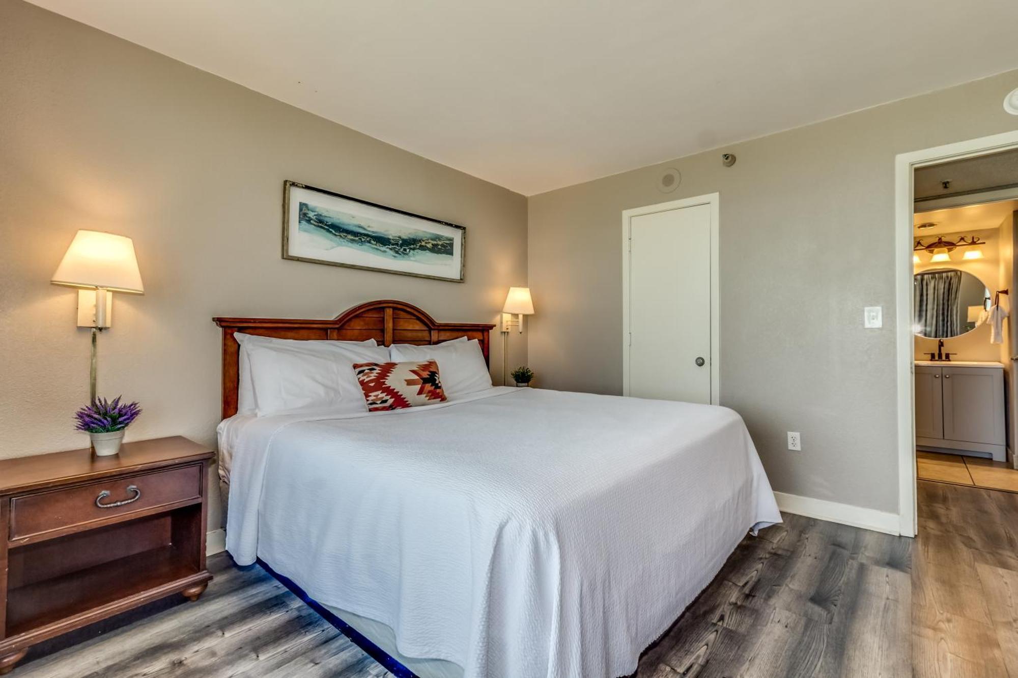 Enjoy Paradise Oceanfront Suite, Dogs Ok! 908 Myrtle Beach