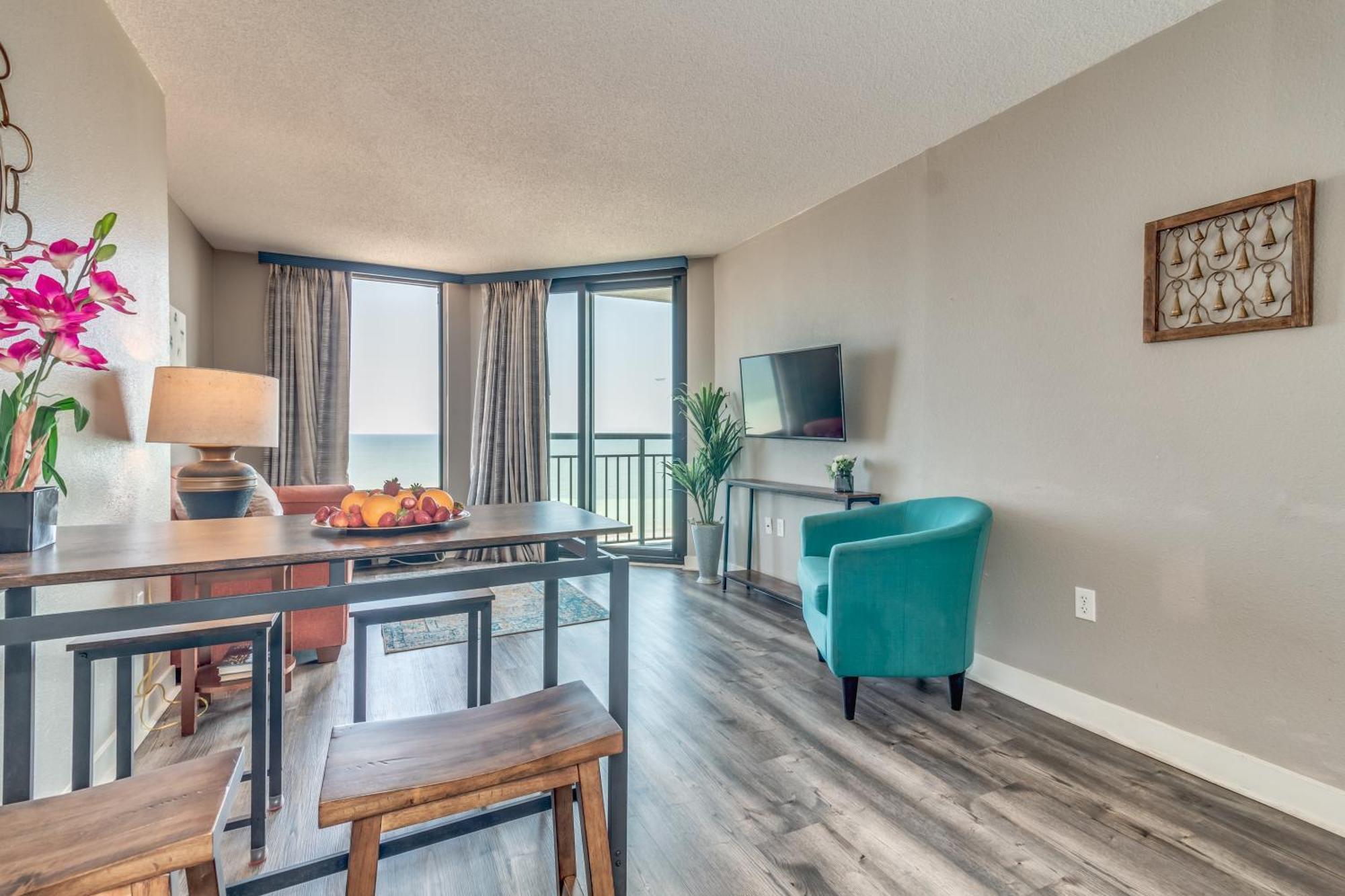 Apartment Enjoy Paradise Oceanfront Suite, Dogs Ok! 908 Myrtle Beach
