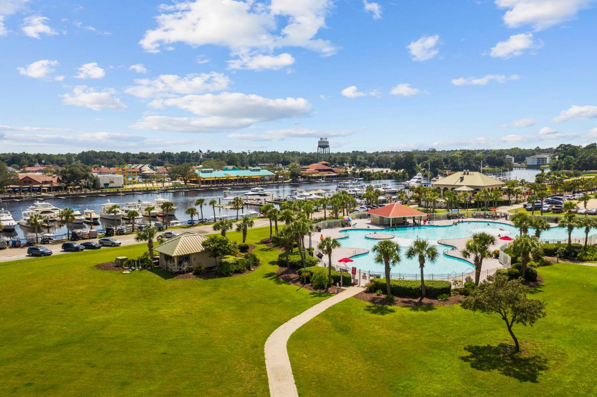 Holiday home Golf Range View- Barefoot Pool Access- Bbq Grill *