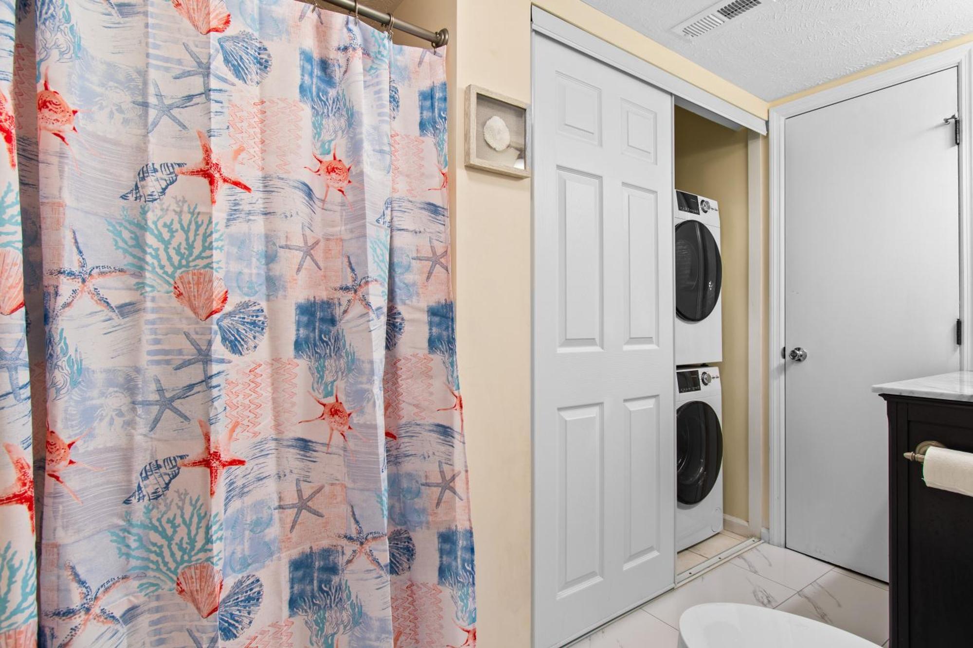 Seawalk Villa- 3 Blocks To Ocean- Pool- 5 Beds *