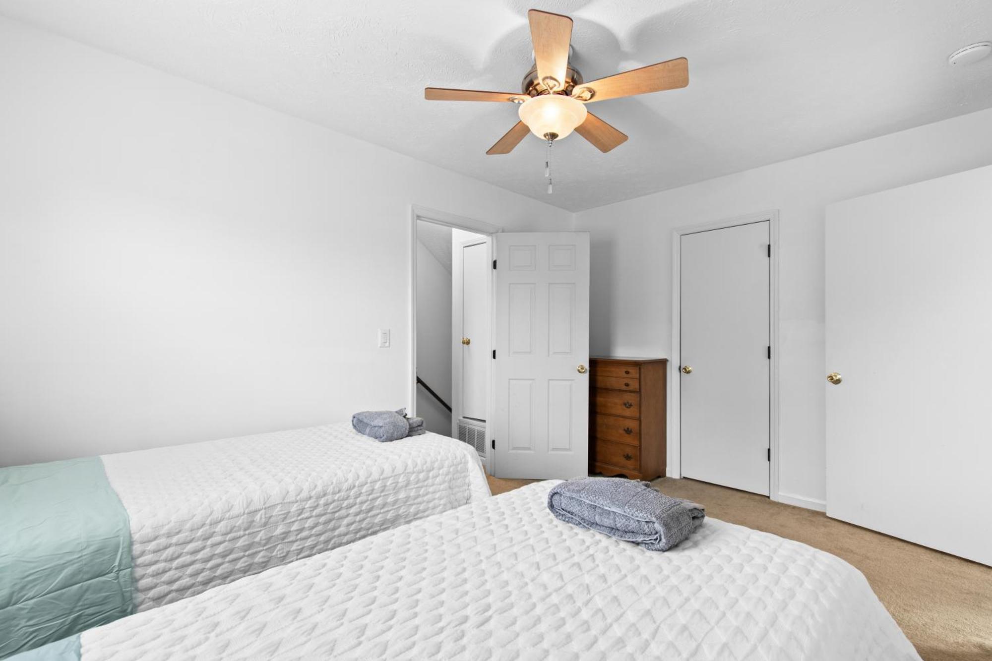 Seawalk Villa- 3 Blocks To Ocean- Pool- 5 Beds