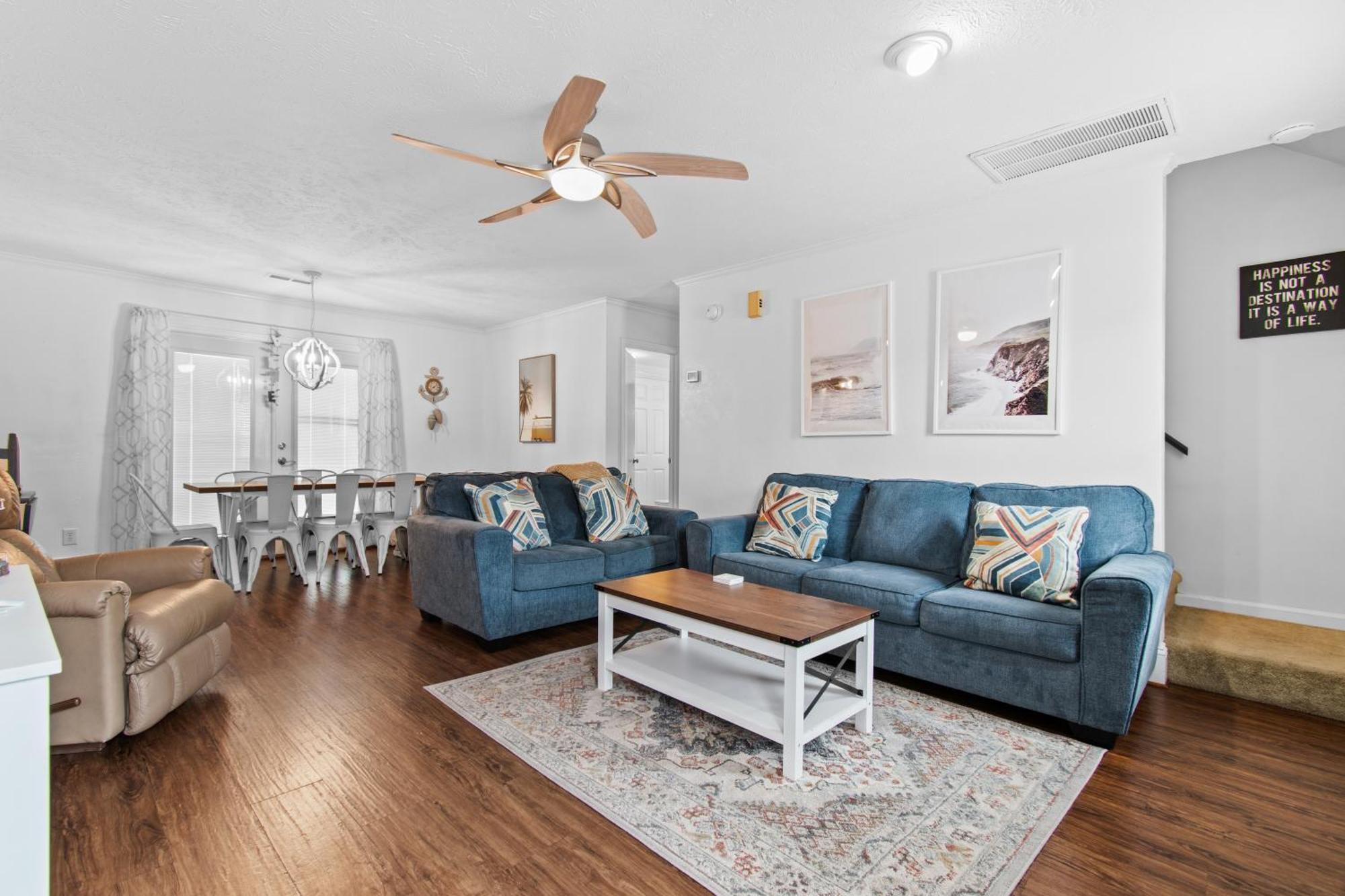 Holiday home Seawalk Villa- 3 Blocks To Ocean- Pool- 5 Beds