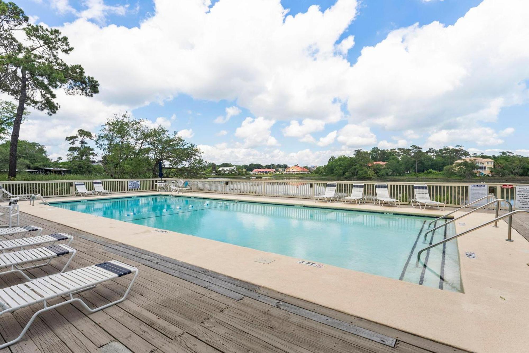 Marsh Oaks 311 - Marsh View - Windy Hill Section Holiday home *