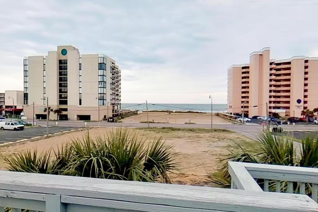 Holiday home The Margaritaville House! Sleeps 13! Ocean Views And Rooftop Deck