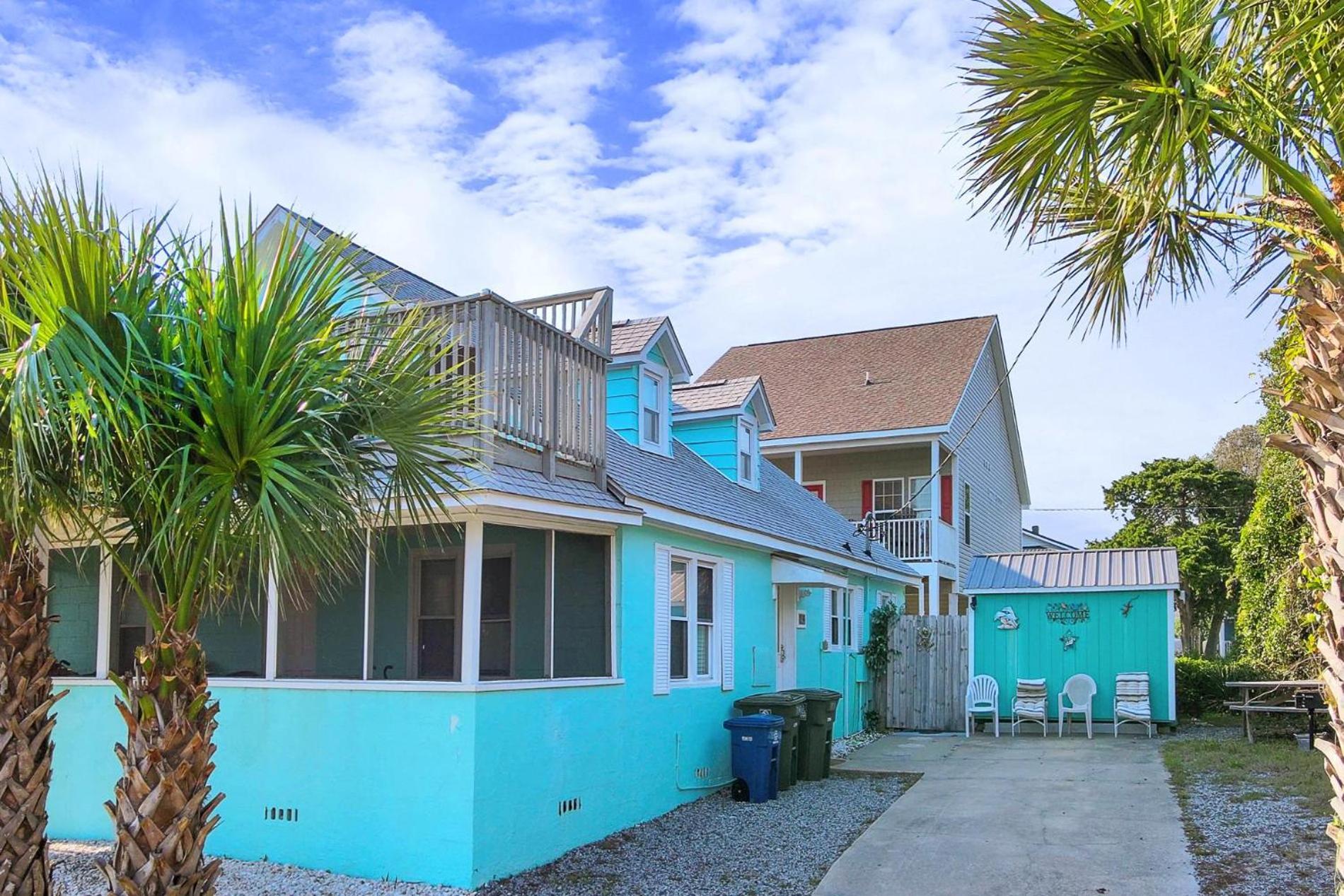 The Margaritaville House! Sleeps 13! Ocean Views And Rooftop Deck Holiday home *