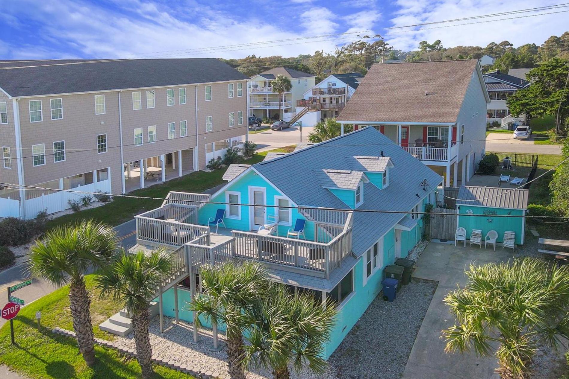 Holiday home The Margaritaville House! Sleeps 13! Ocean Views And Rooftop Deck *