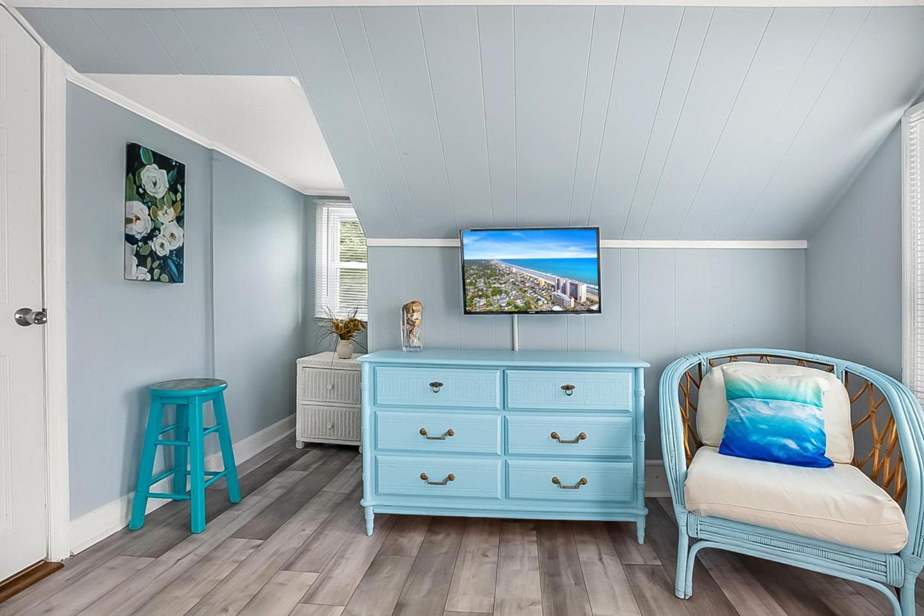 The Margaritaville House! Sleeps 13! Ocean Views And Rooftop Deck