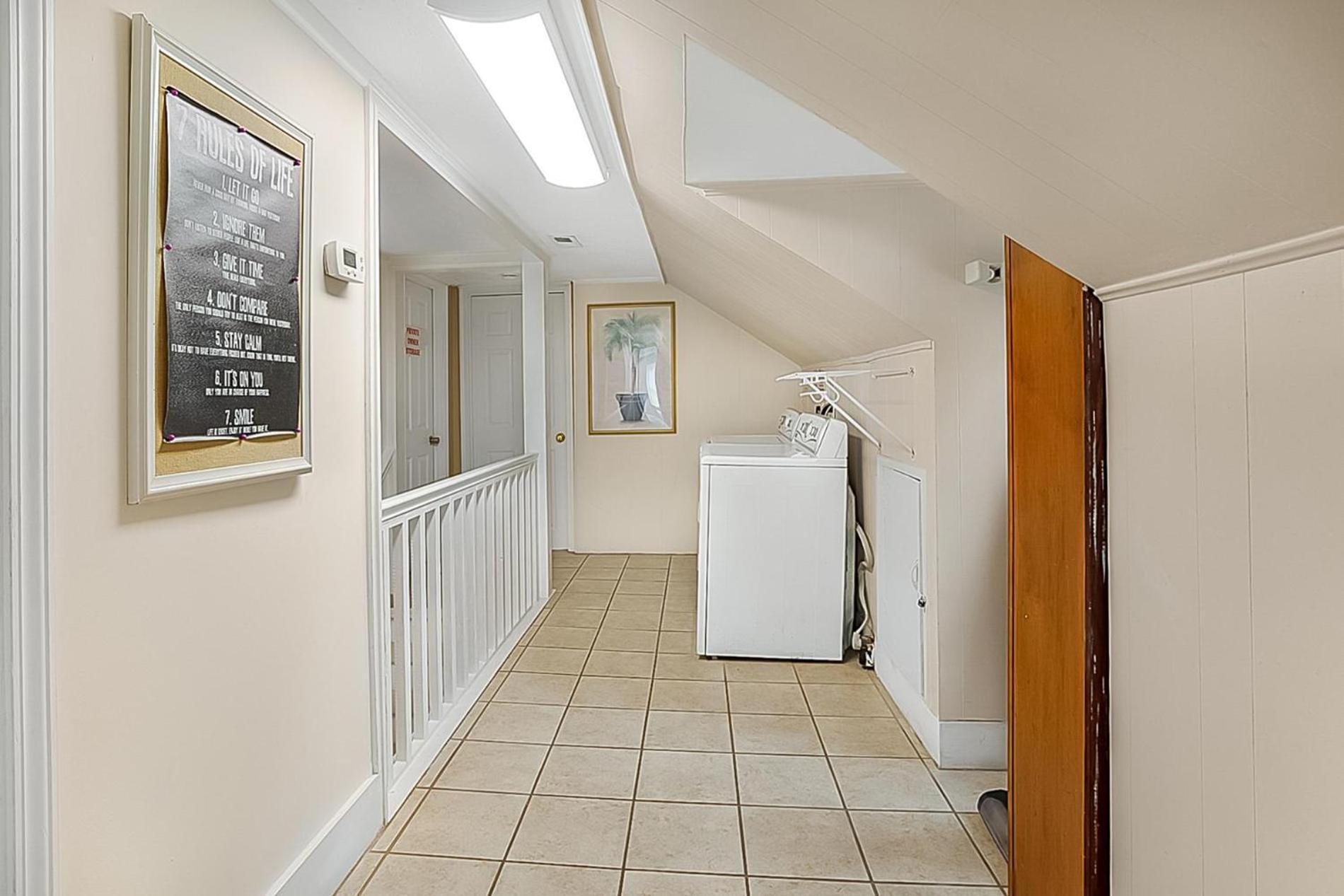 The Margaritaville House! Sleeps 13! Ocean Views And Rooftop Deck Holiday home