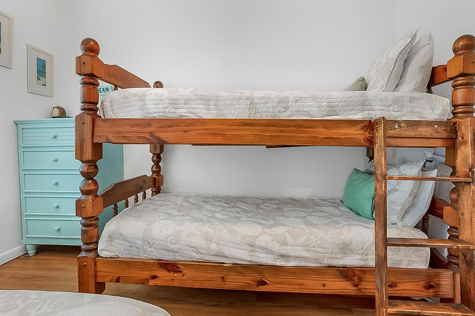The Margaritaville House! Sleeps 13! Ocean Views And Rooftop Deck *
