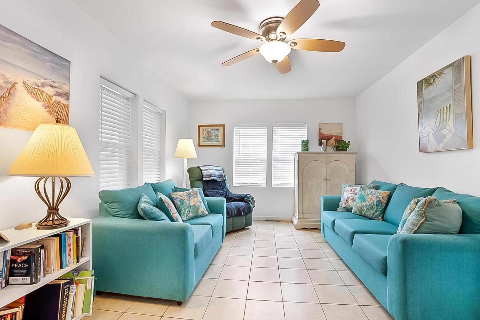 Holiday home The Margaritaville House! Sleeps 13! Ocean Views And Rooftop Deck