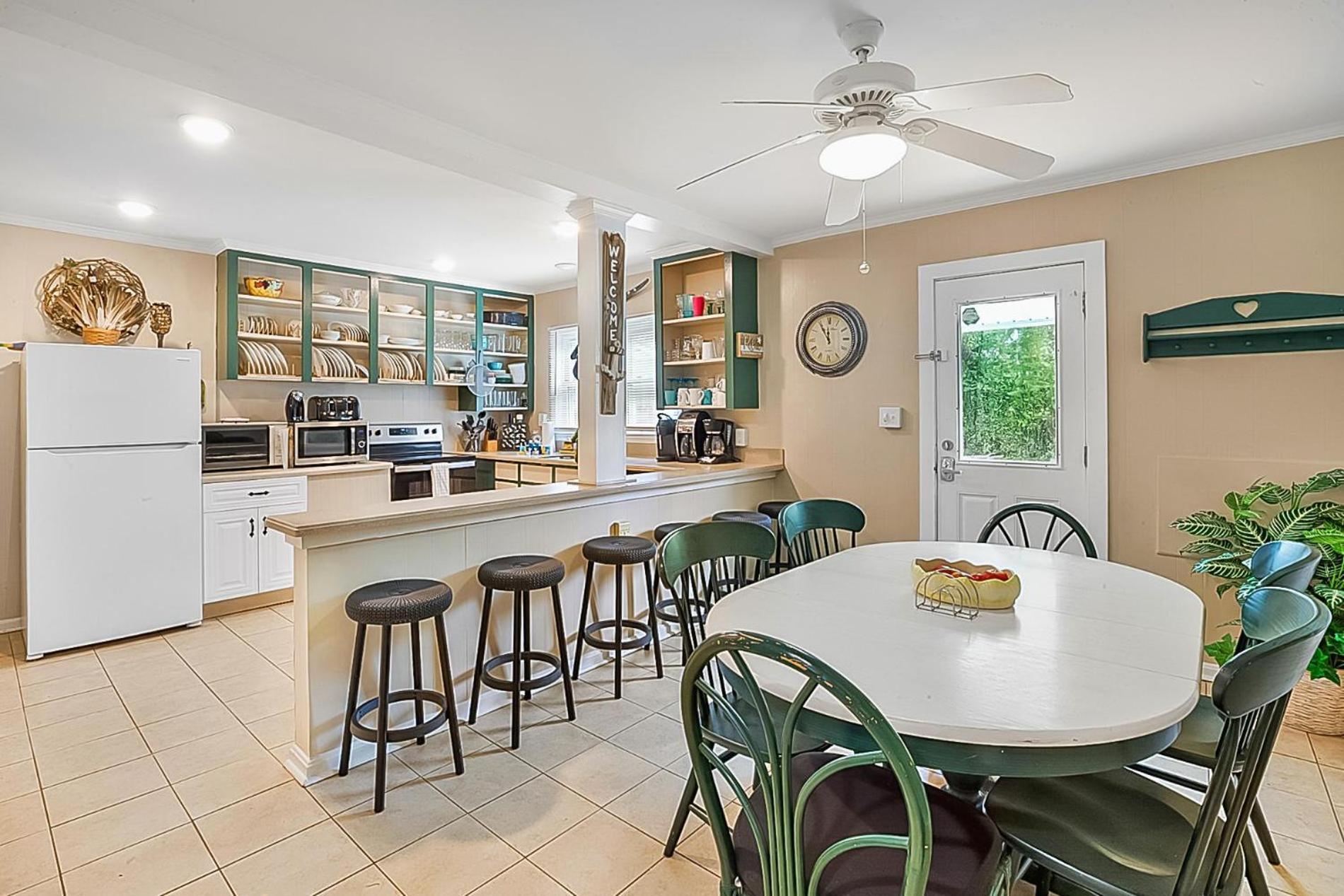 The Margaritaville House! Sleeps 13! Ocean Views And Rooftop Deck * Myrtle Beach