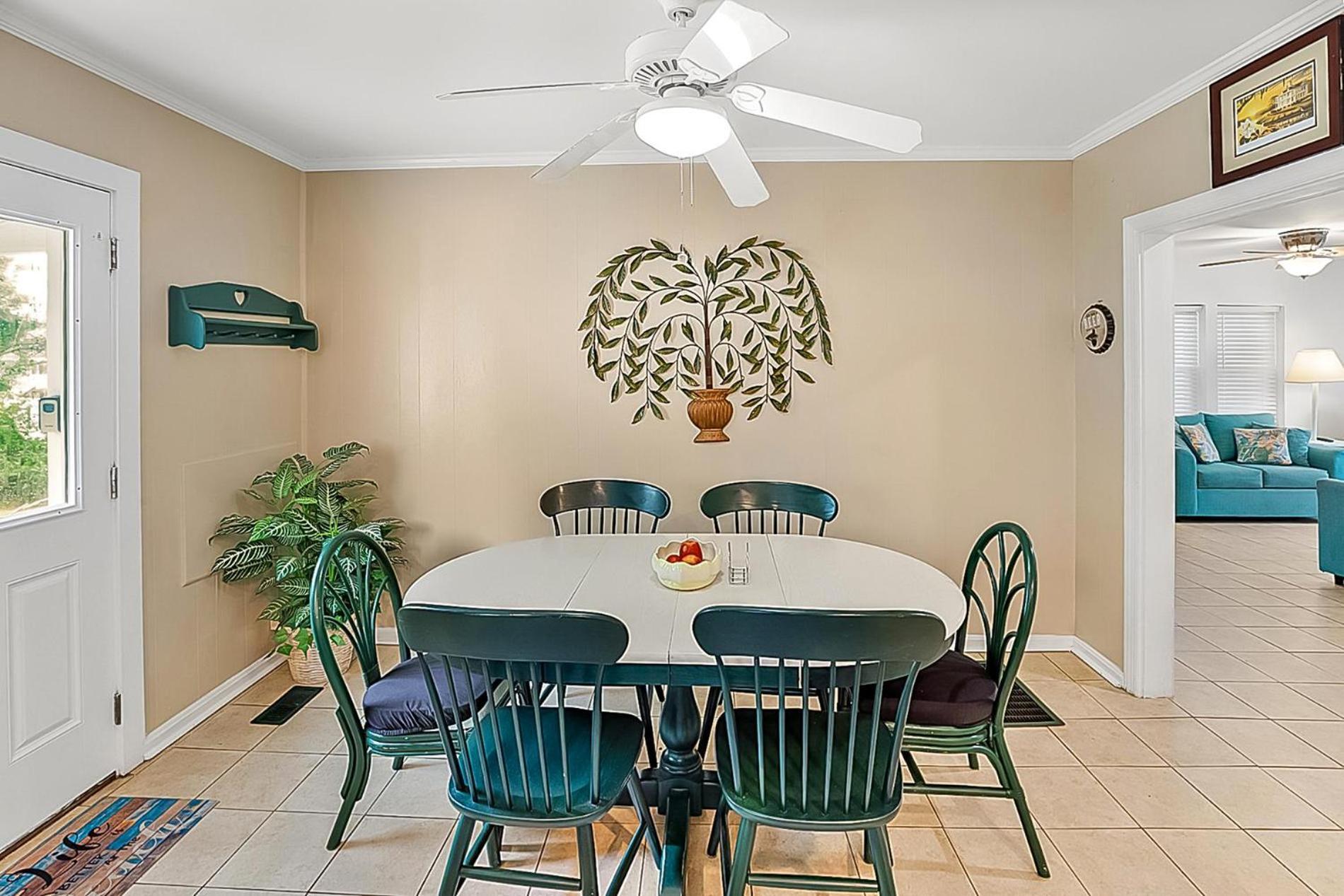 Holiday home The Margaritaville House! Sleeps 13! Ocean Views And Rooftop Deck
