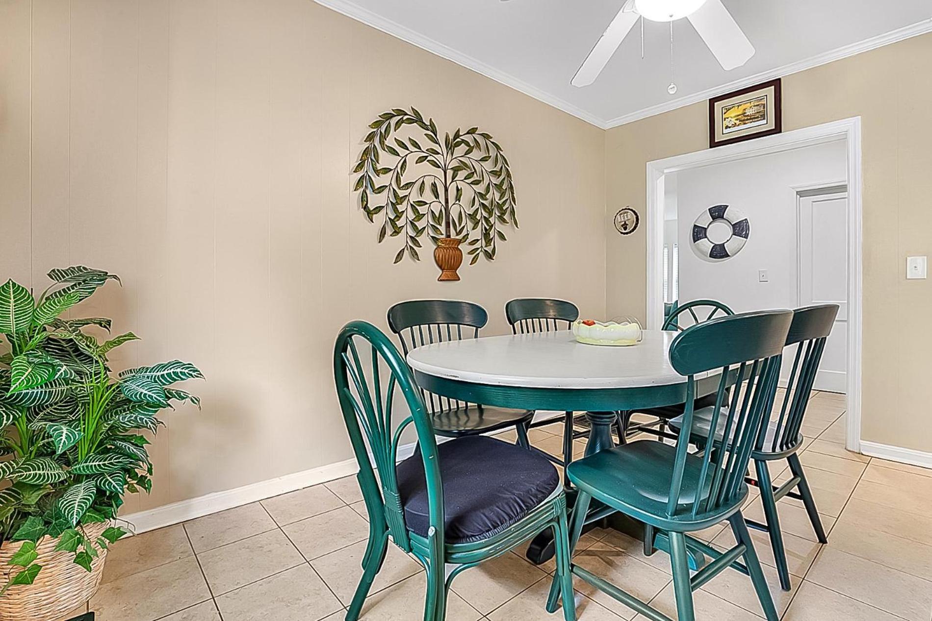 The Margaritaville House! Sleeps 13! Ocean Views And Rooftop Deck * Myrtle Beach