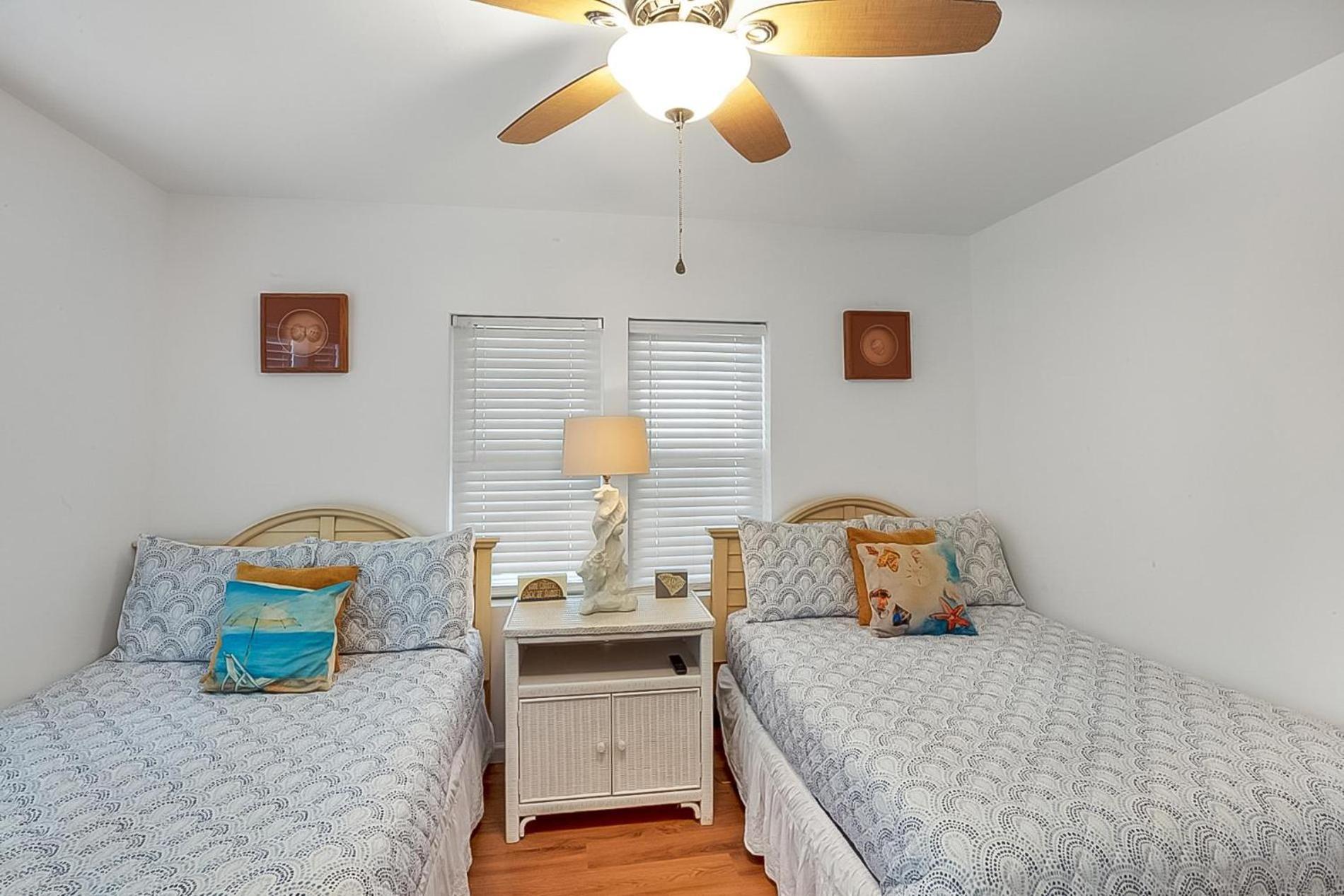 The Margaritaville House! Sleeps 13! Ocean Views And Rooftop Deck Holiday home