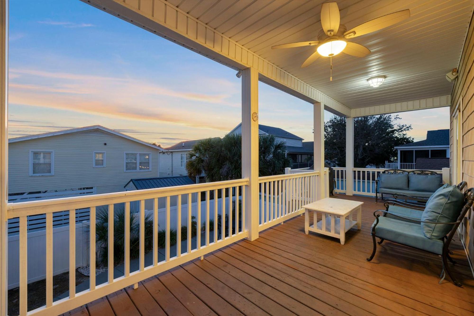 4 Bedroom W Pool- 2 Blocks To Beach- 6 Beds