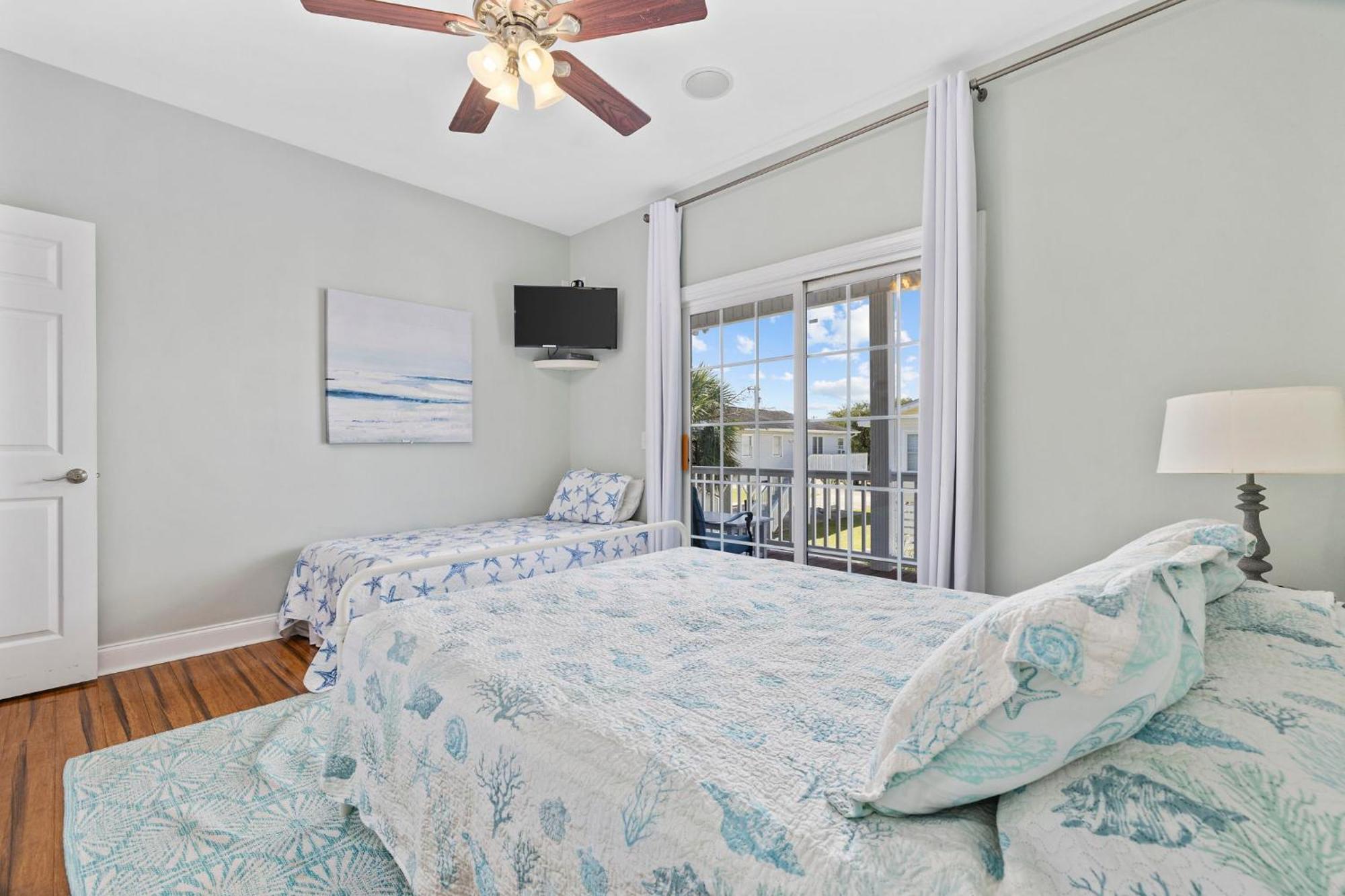 Holiday home 4 Bedroom W Pool- 2 Blocks To Beach- 6 Beds Myrtle Beach