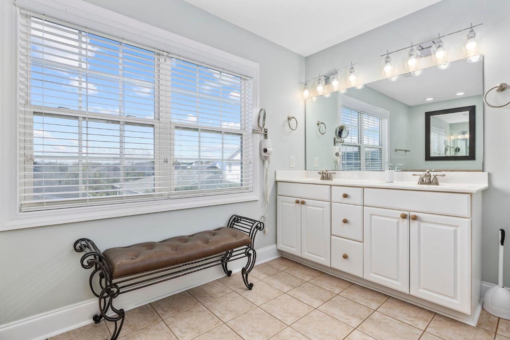 4 Bedroom W Pool- 2 Blocks To Beach- 6 Beds Myrtle Beach