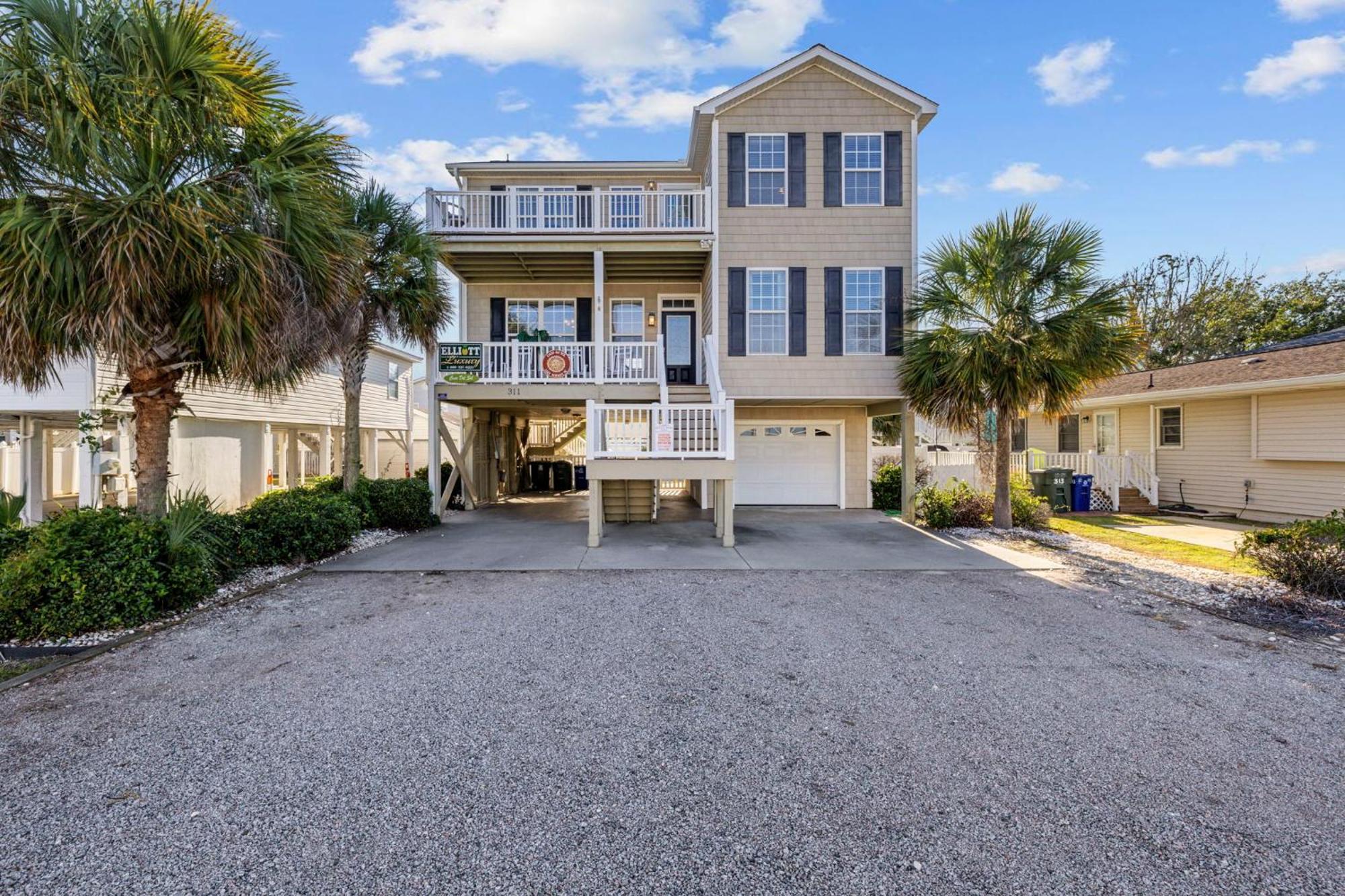 Holiday home 4 Bedroom W Pool- 2 Blocks To Beach- 6 Beds Myrtle Beach
