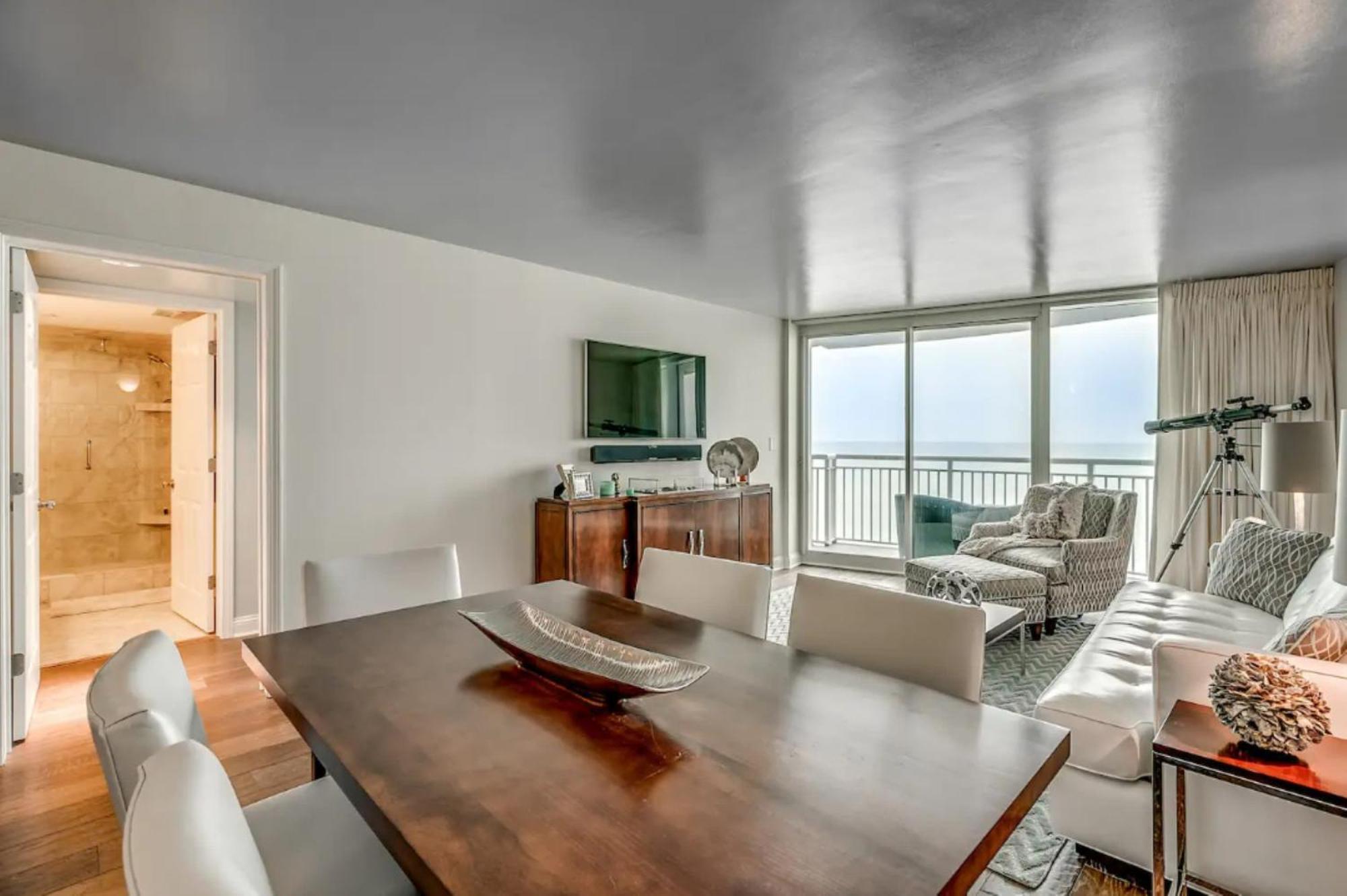 Luxury Oceanfront 3 Bedroom At Sandy Holiday home *