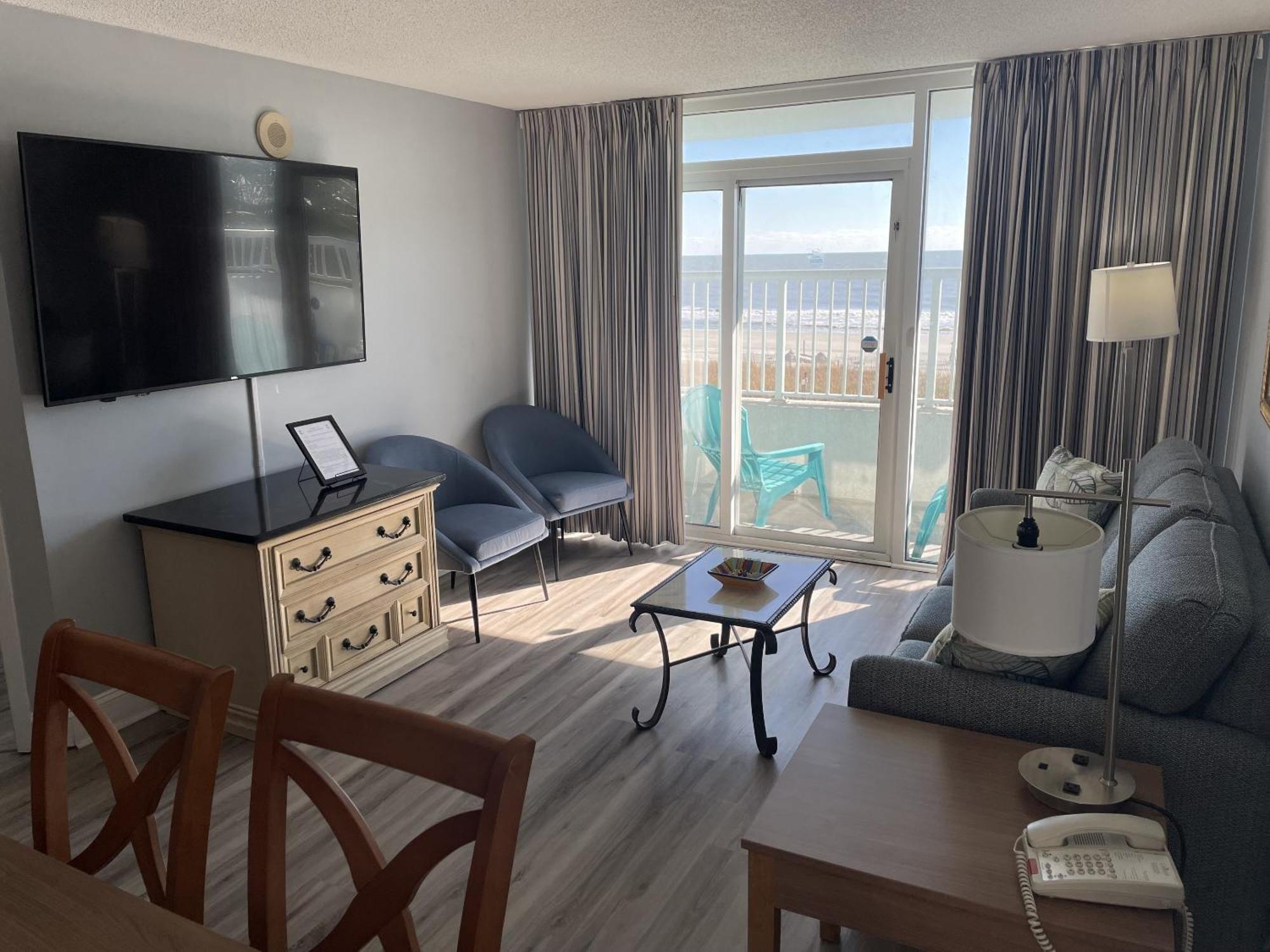 Hotel Camelot By The Sea - Blue Palmetto Vacation Myrtle Beach