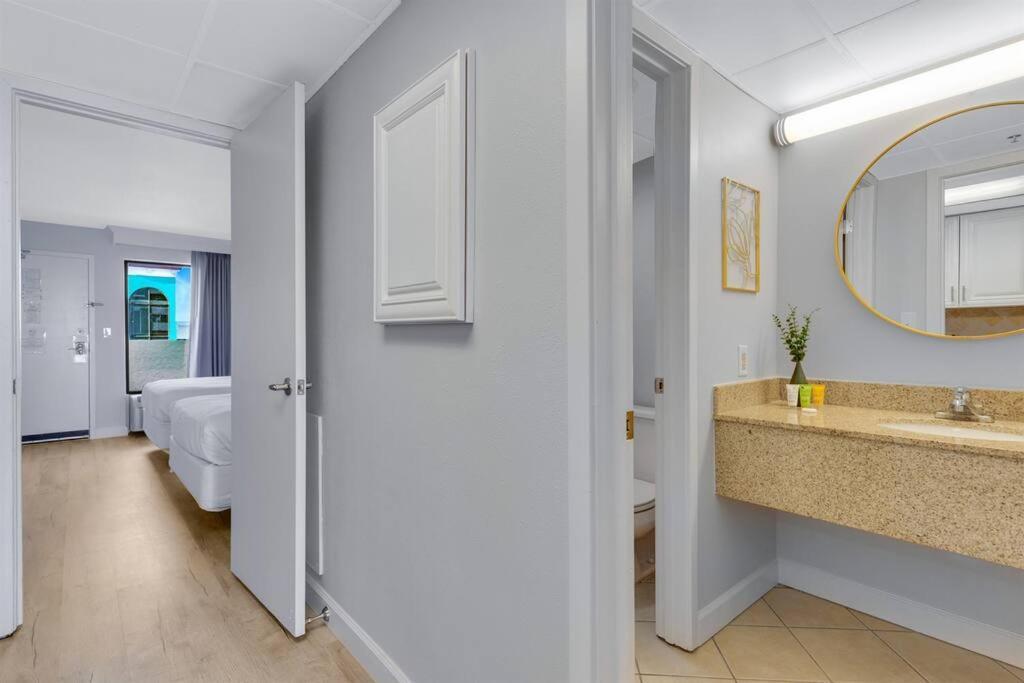 Oceanfront Oasis, Luxe 1br Haven With Full Kitchen! Cr 622