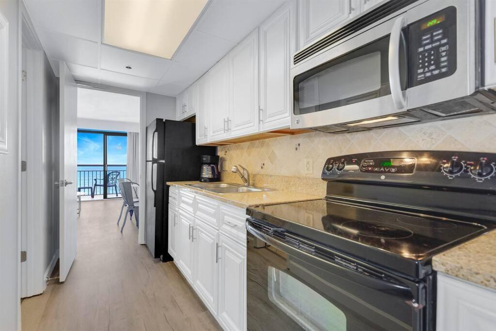 Oceanfront Oasis, Luxe 1br Haven With Full Kitchen! Cr 622 * Myrtle Beach