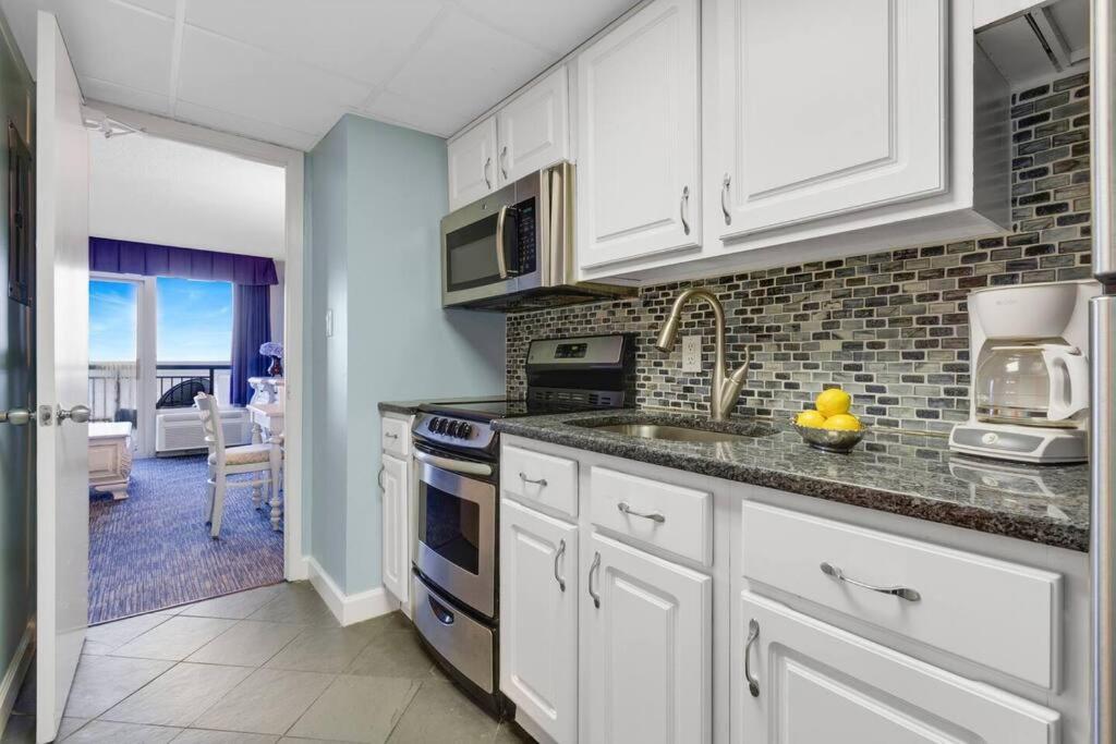 Apartment Oceanfront Paradise! Luxuriously Furnished Suite! B 630 Myrtle Beach