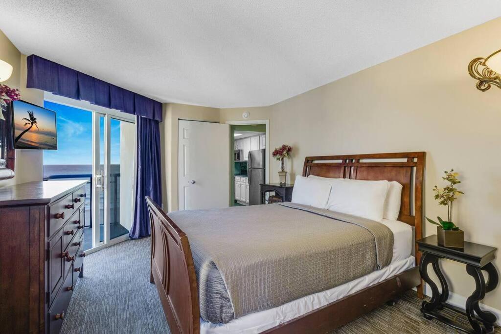 Oceanfront Paradise! Luxuriously Furnished Suite! B 630 Apartment