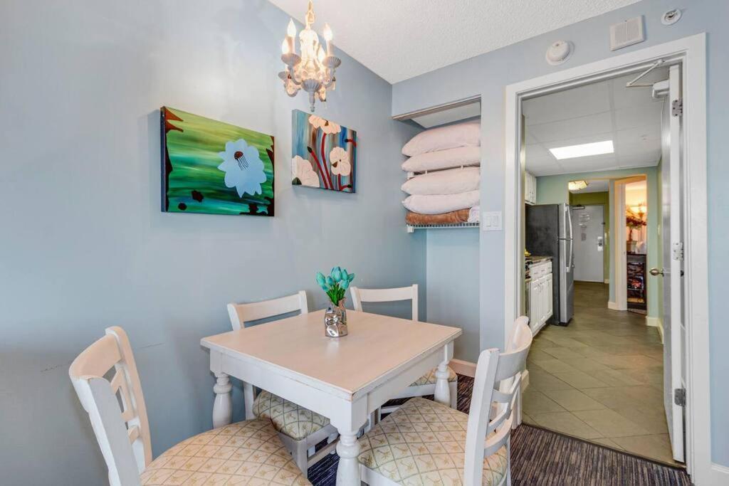 Oceanfront Paradise! Luxuriously Furnished Suite! B 630 Apartment *