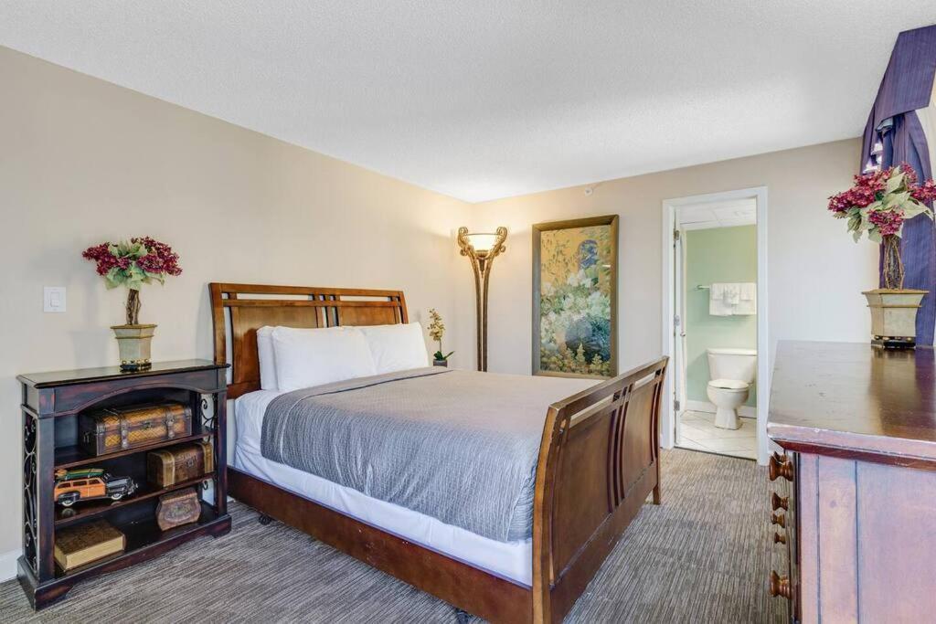 Oceanfront Paradise! Luxuriously Furnished Suite! B 630 Apartment