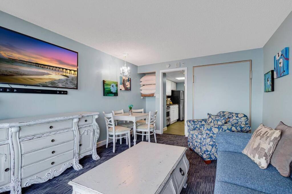 Apartment Oceanfront Paradise! Luxuriously Furnished Suite! B 630