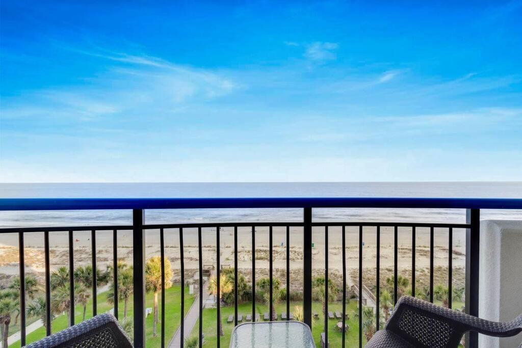 Apartment Oceanfront Paradise! Luxuriously Furnished Suite! B 630 *