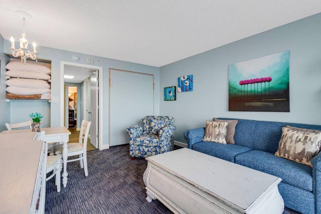 Oceanfront Paradise! Luxuriously Furnished Suite! B 630 *