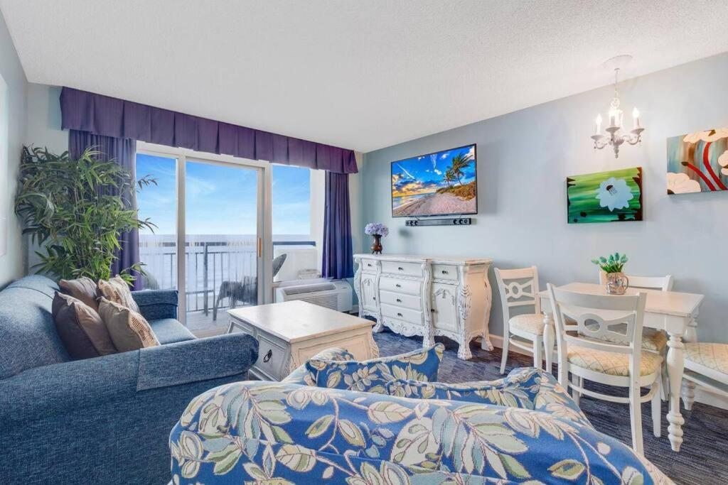 Oceanfront Paradise! Luxuriously Furnished Suite! B 630 *