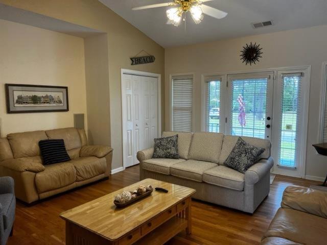324 Lakeside Holiday home *