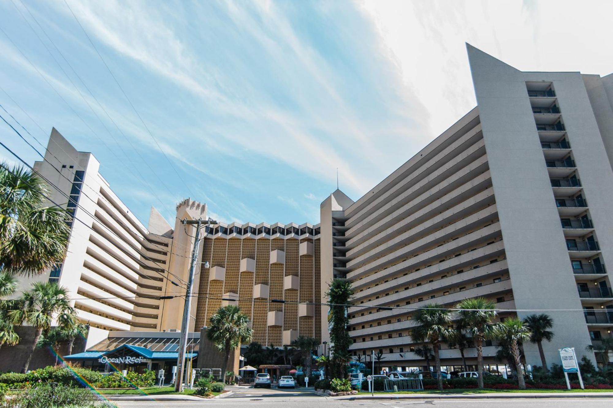 Ocean Reef Resort, Unit 826, 4 Bedroom, 3 Bath, Direct Oceanfront Holiday home *