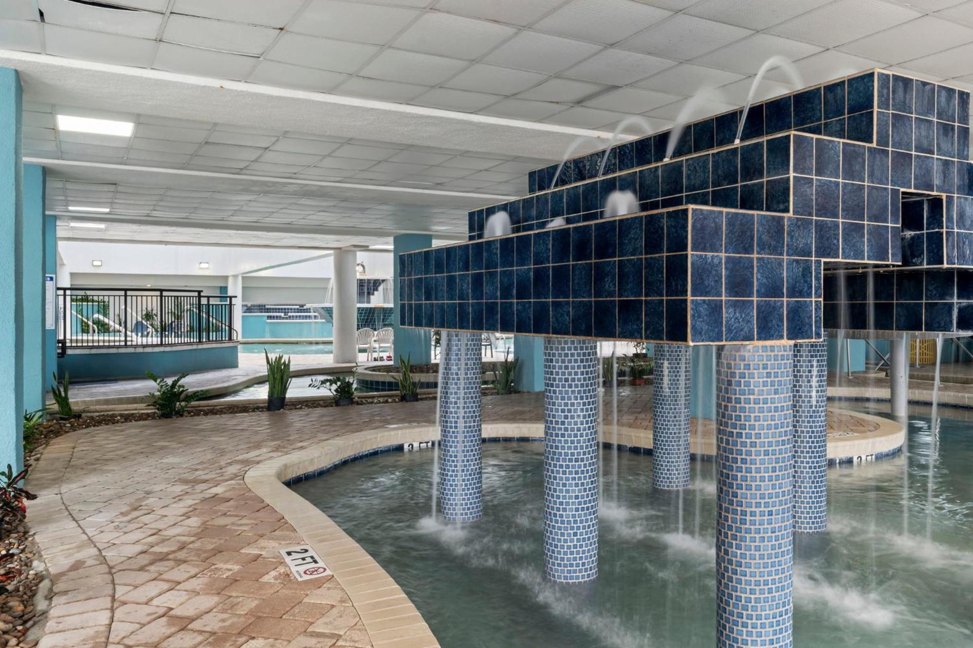 Newly Renovated Oceanfront King Suite! Spectacular Views- Landmark 826