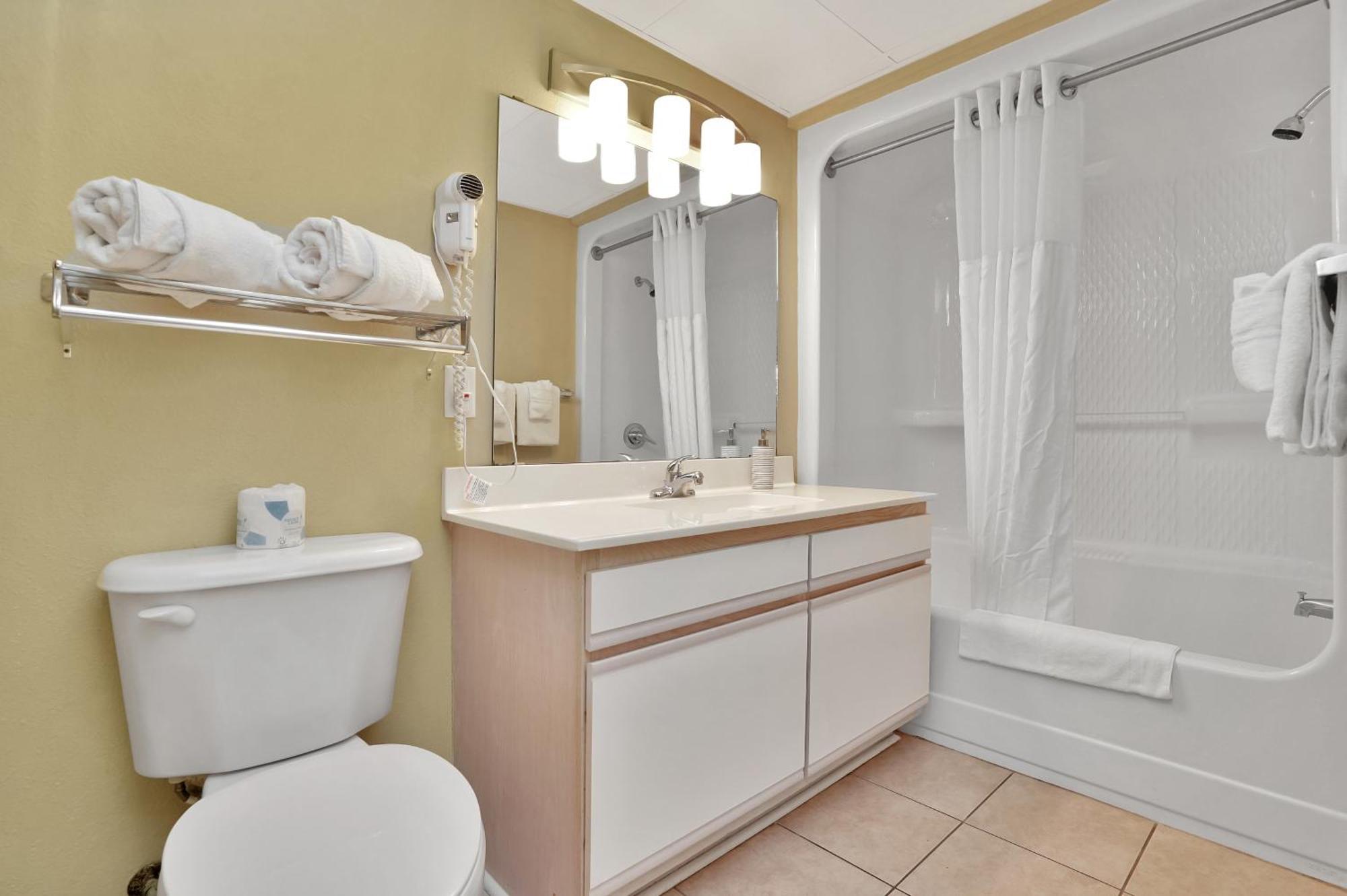 Holiday home Ocean Reef Resort, Unit 1026, 4 Bedroom, 3 Bath, Direct Oceanfront