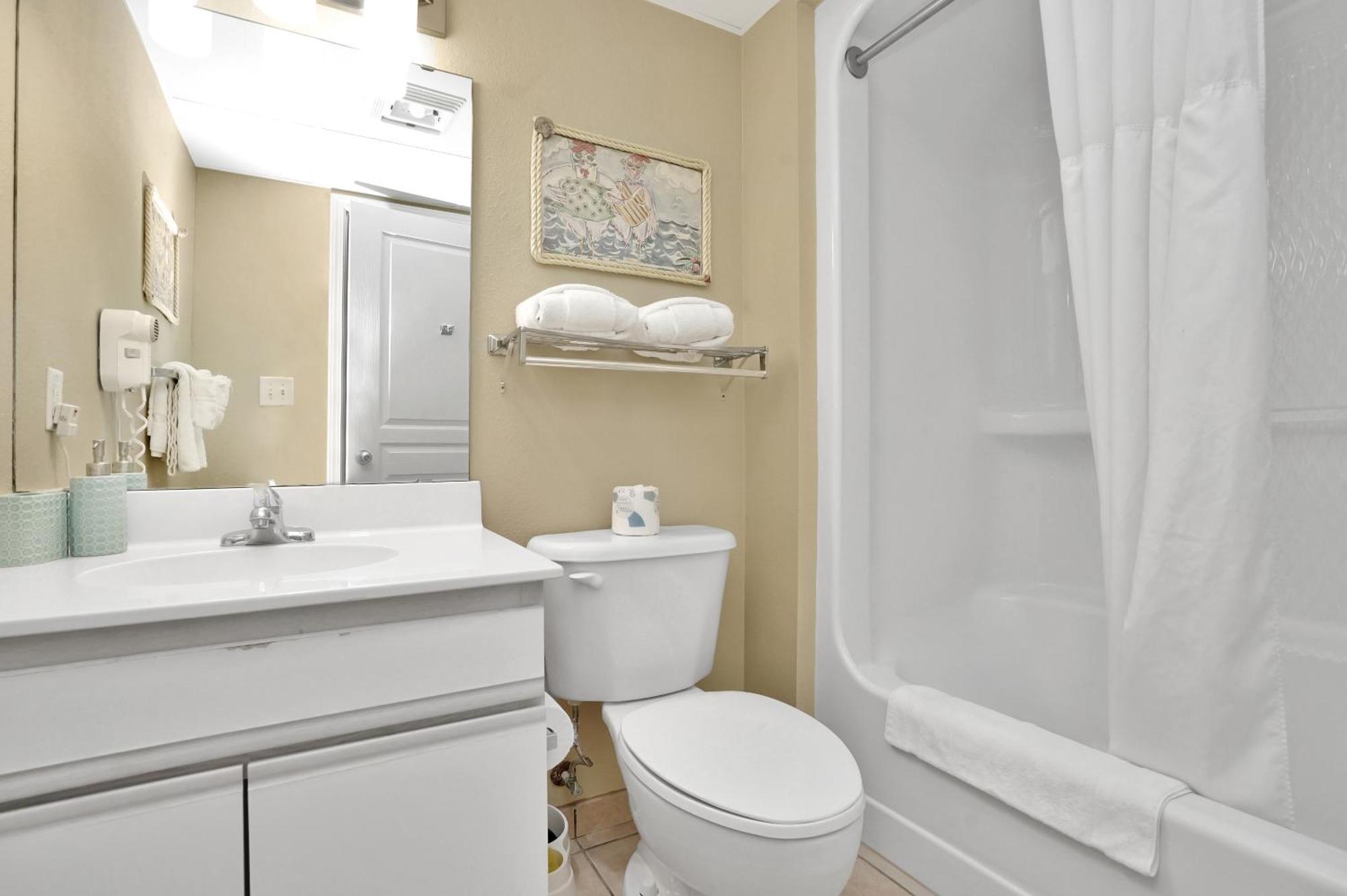 Ocean Reef Resort, Unit 1026, 4 Bedroom, 3 Bath, Direct Oceanfront Holiday home