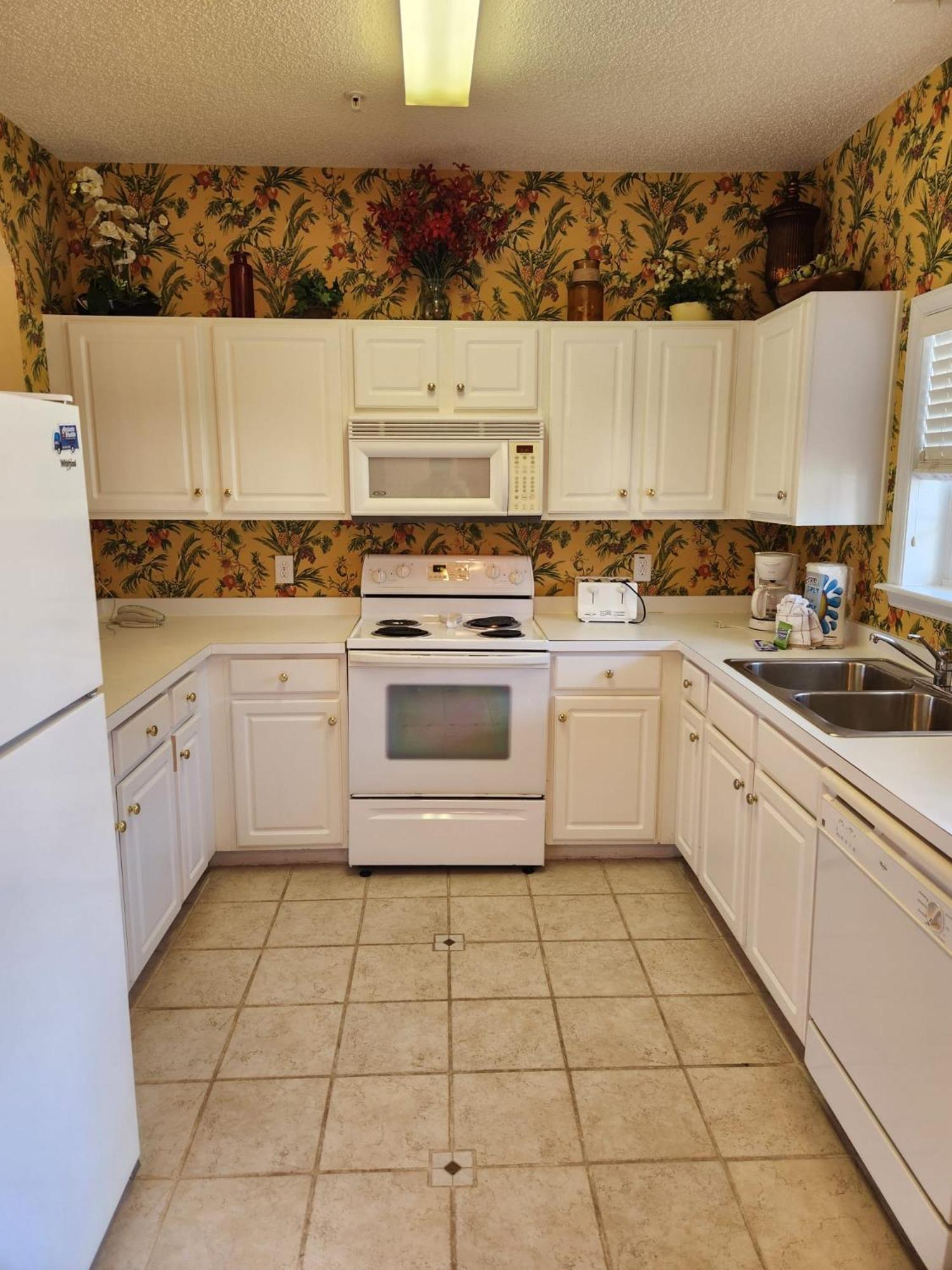 Cozy 2 Bedroom Getaway And Peaceful Patio *