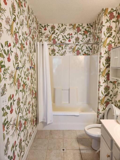 Cozy 2 Bedroom Getaway And Peaceful Patio Myrtle Beach