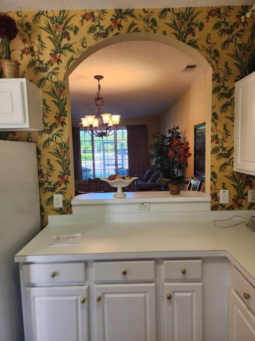 Cozy 2 Bedroom Getaway And Peaceful Patio