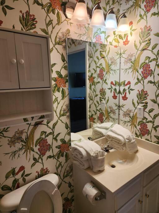 Cozy 2 Bedroom Getaway And Peaceful Patio Myrtle Beach