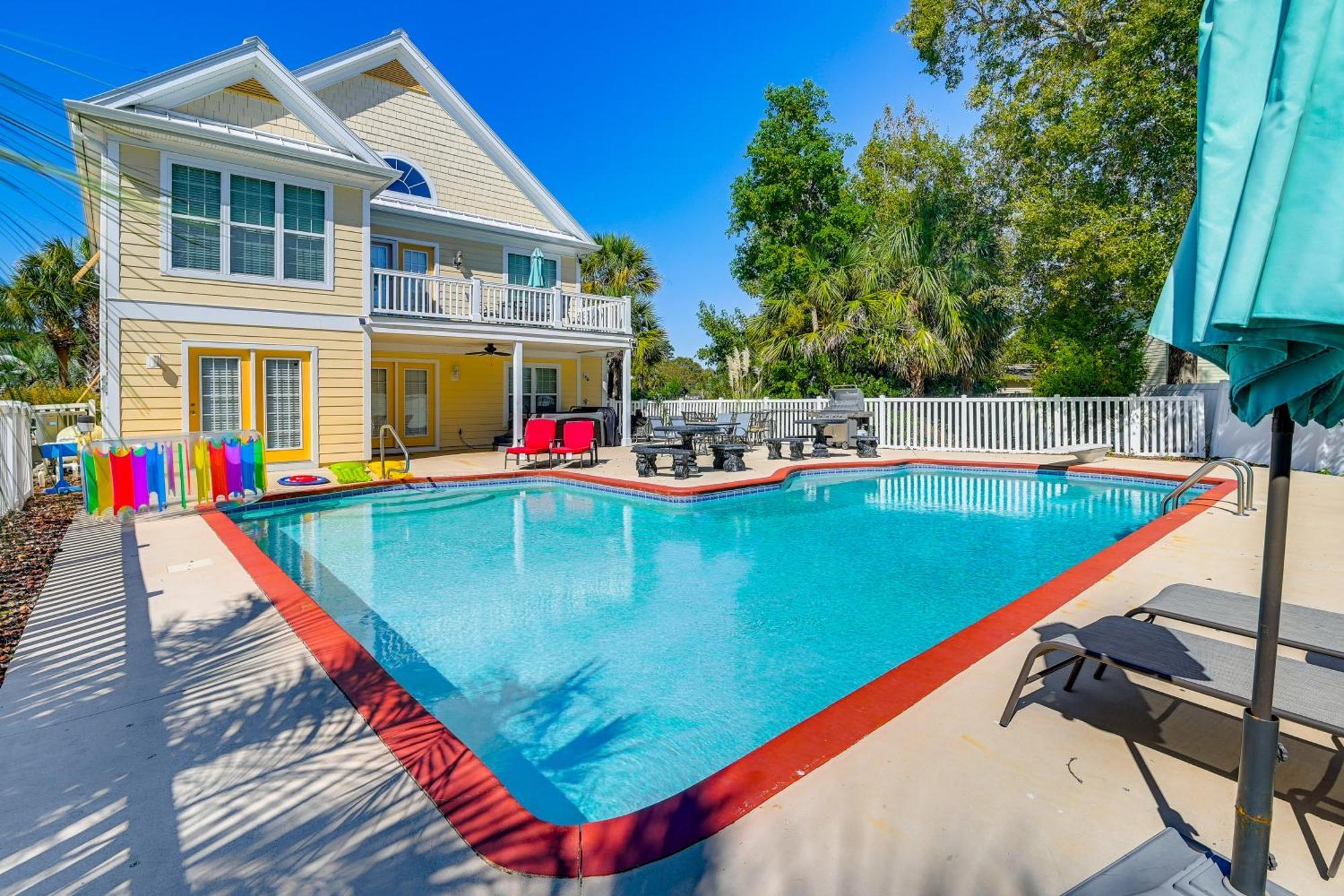 Murrells Inlet Escape With Private Pool And Grill Holiday home