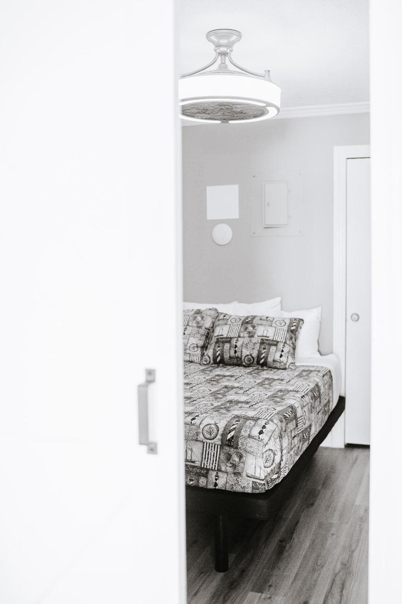 One Sandy Day - 2br 2ba Condo, Sleeps 6 *