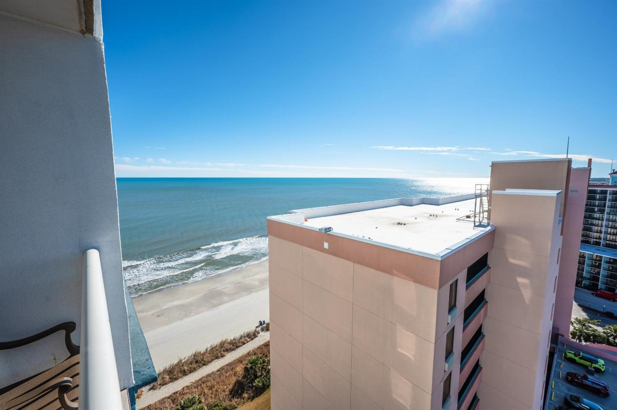 Double Queen Suite- Ocean Views! Paradise 1611 *