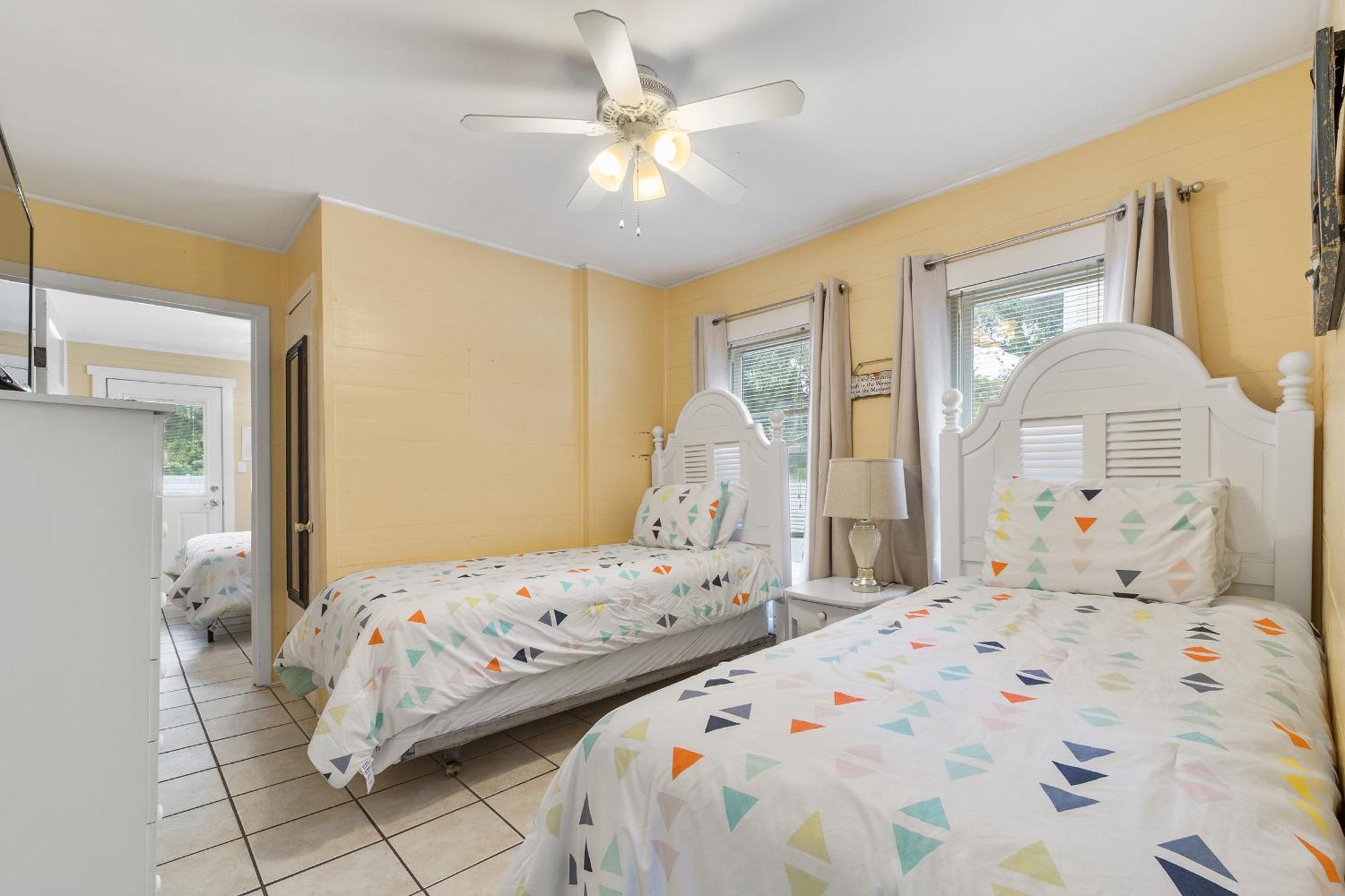 The 19th Hole -5 Bdr Slps 10 Golf Heated Pool Extended Winter Welcome!!! Holiday home *