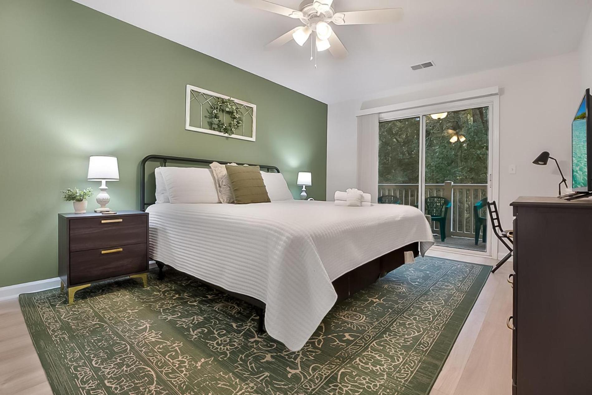 The Fairway Retreat At River Oaks